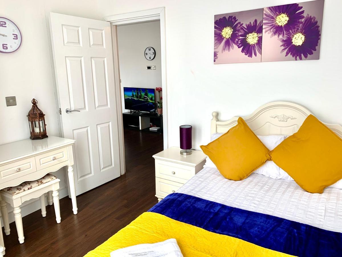 2-Bedrooms Modern Apartment Next To Velodrome, Lounge, Balcony, Parking, Abba Лондон Экстерьер фото