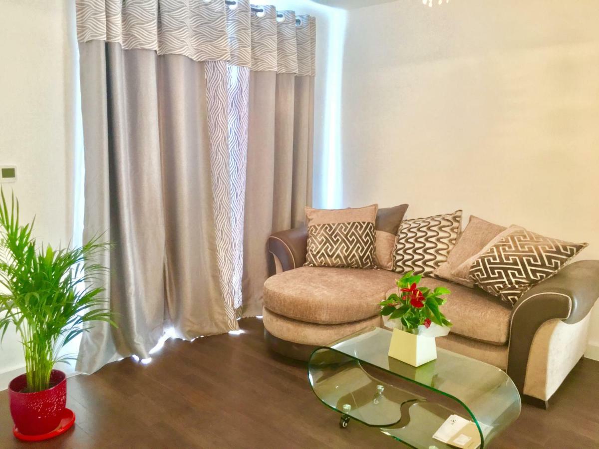 2-Bedrooms Modern Apartment Next To Velodrome, Lounge, Balcony, Parking, Abba Лондон Экстерьер фото