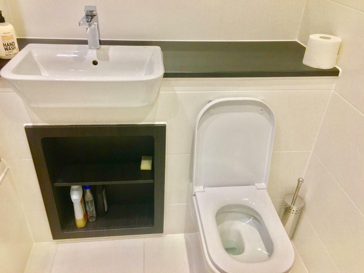 2-Bedrooms Modern Apartment Next To Velodrome, Lounge, Balcony, Parking, Abba Лондон Экстерьер фото