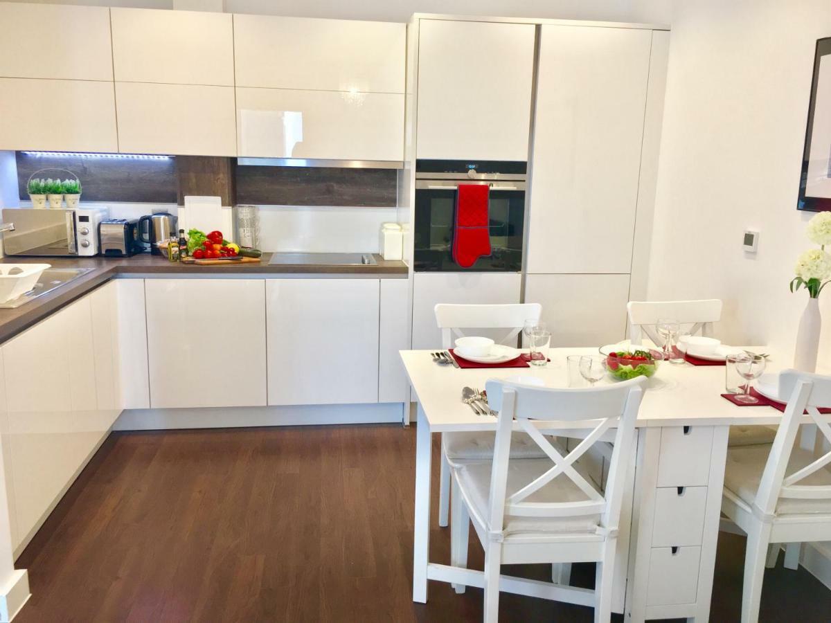 2-Bedrooms Modern Apartment Next To Velodrome, Lounge, Balcony, Parking, Abba Лондон Экстерьер фото
